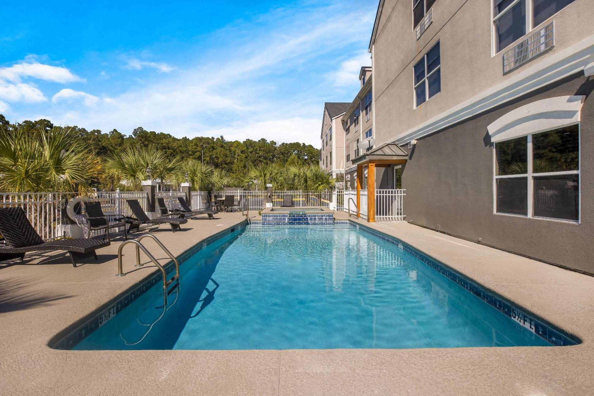 Country Inn & Suites By Radisson, Hinesville, Ga Exterior foto